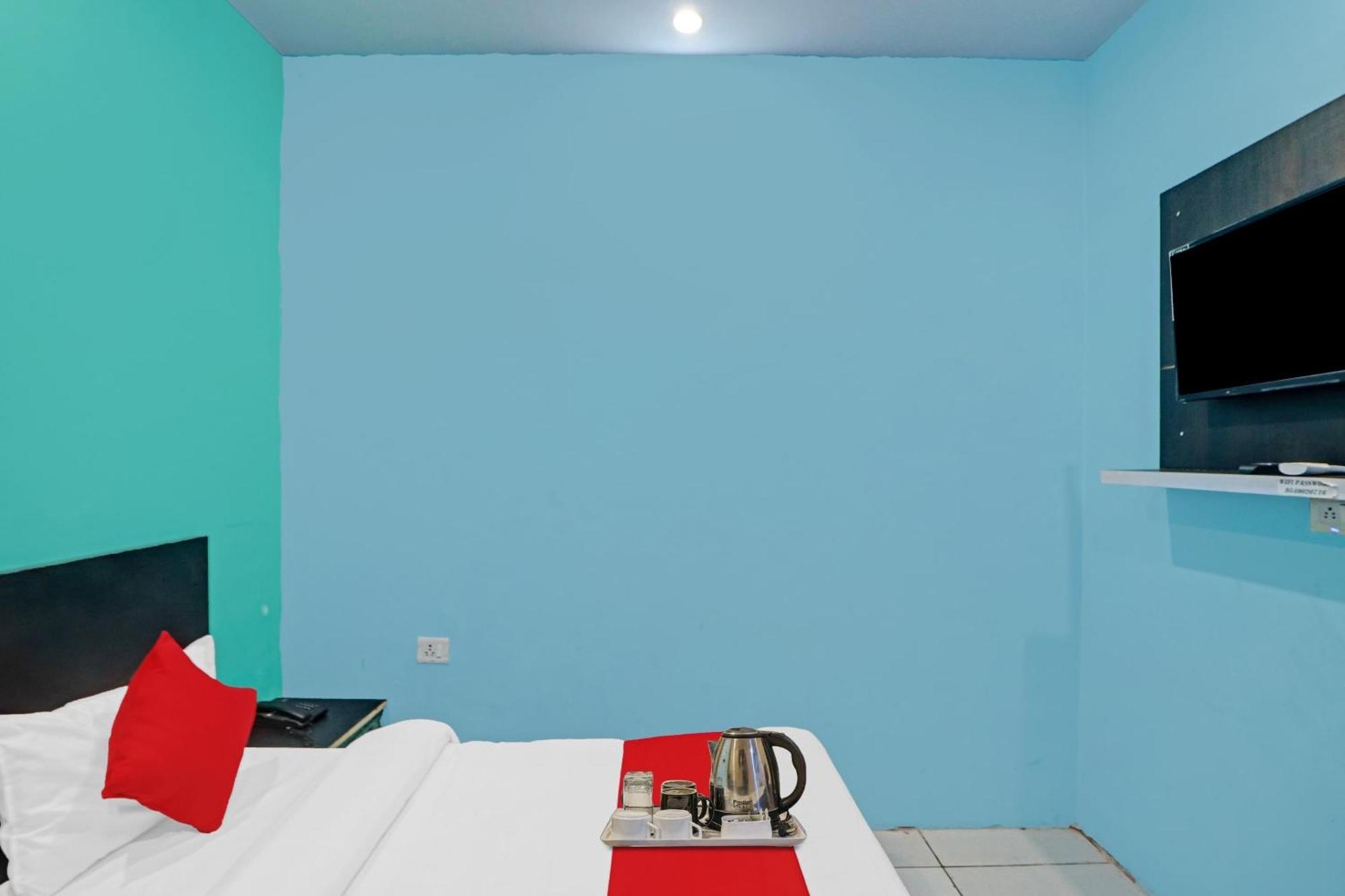 O Red Stone Hotel